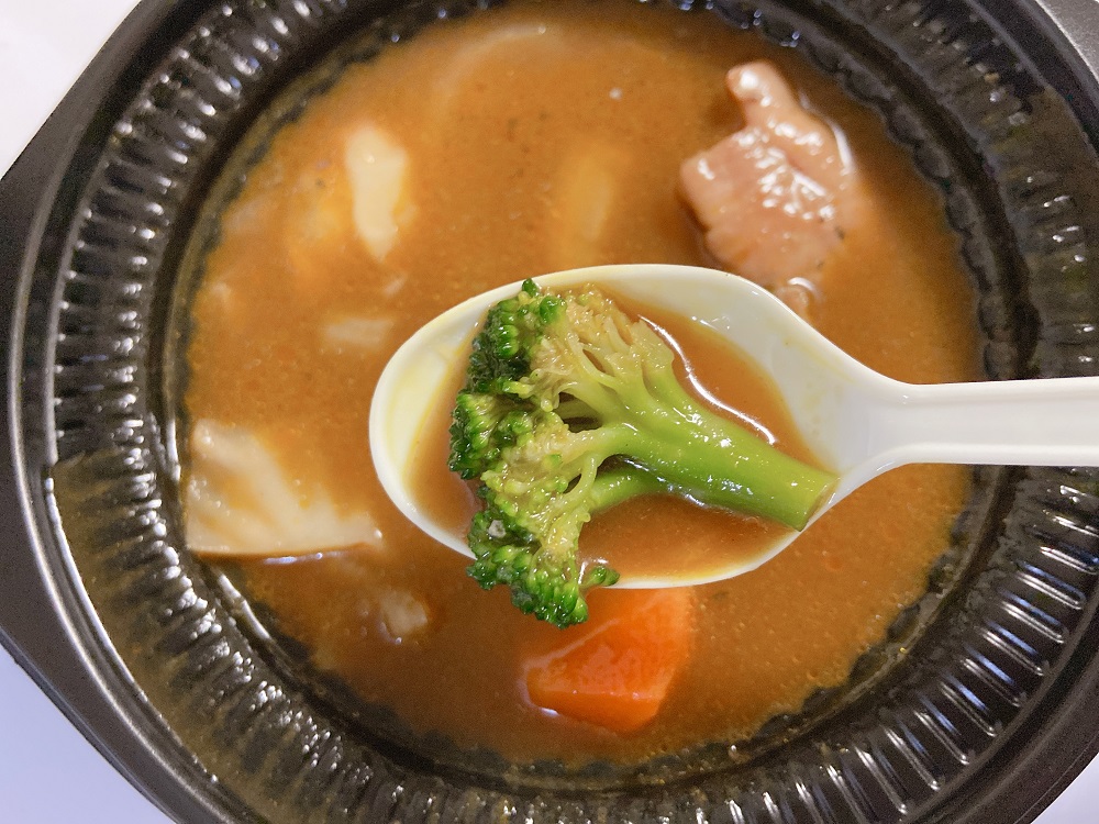 奥芝商店ローソンスープカレー弁当ブロッコリー