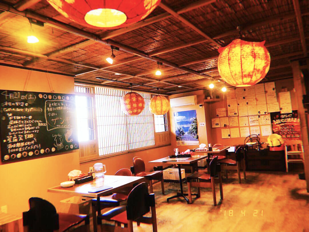 奥芝商店函館本店店内