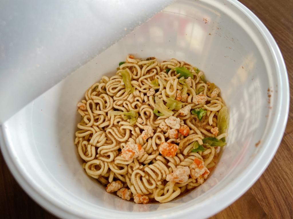 奥芝商店カップラーメン開封