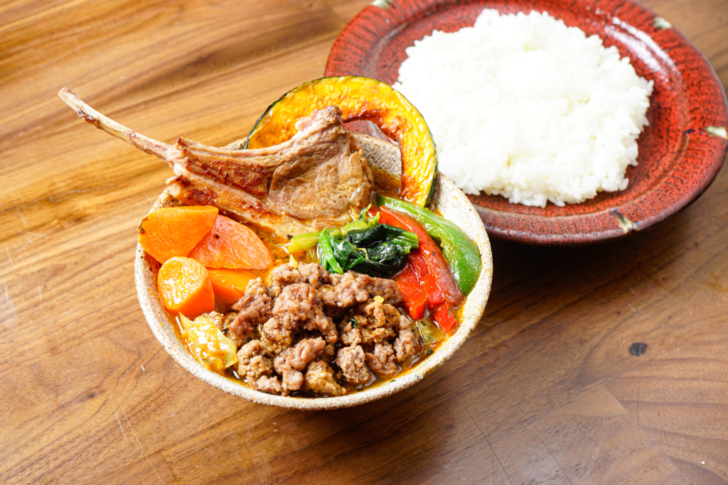 羊(ラム)の国からルールルルカレー
