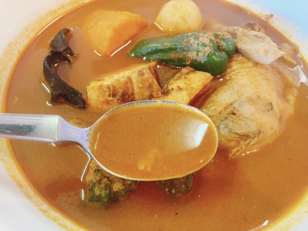 スープカレーやまやまや　スープカレー画像２